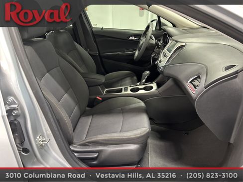 Used 2018 Chevrolet Cruze LS image 7