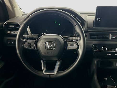 Used 2025 Honda Pilot EX-L image 18