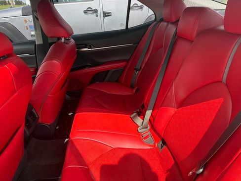 Used 2019 Toyota Camry XSE FWD image 4
