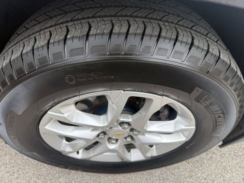 Used 2022 Chevrolet Traverse LS FWD image 6