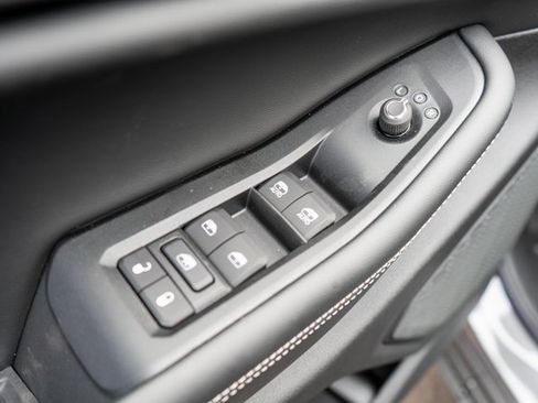 New 2025 Jeep Grand Cherokee Laredo image 15