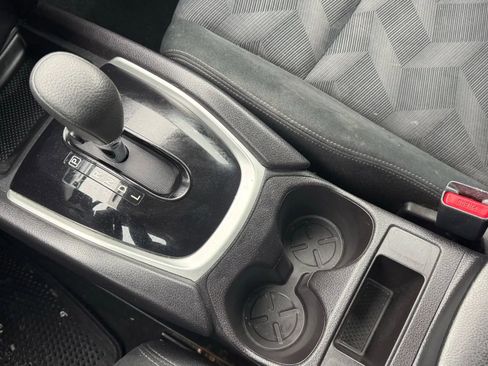 Used 2015 Nissan Rogue SV w/ SV Family Package image 22