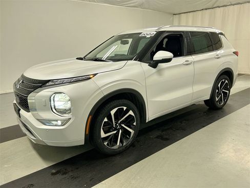 Used 2022 Mitsubishi Outlander SEL image 5