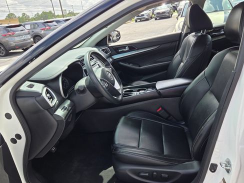 Used 2023 Nissan Maxima SV w/ Floor Mat Group FWD image 5