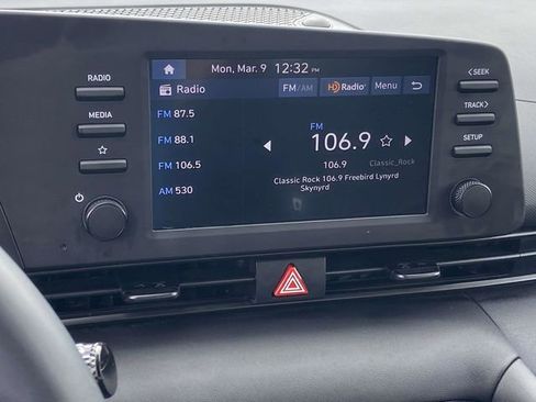 Certified 2025 Hyundai Elantra Sport image 23