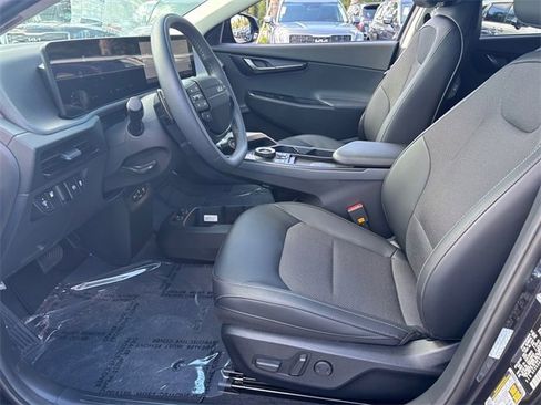 New 2025 Kia EV6 Light w/ Light LR Technology Package image 6