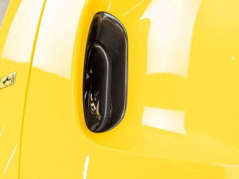 Certified 2021 Ferrari F8 Tributo RWD image 35