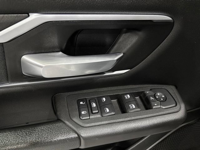 Used 2025 RAM 1500 Big Horn AWD/4WD image 32