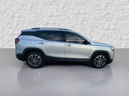 Used 2020 GMC Terrain SLT w/ Preferred Package image 2