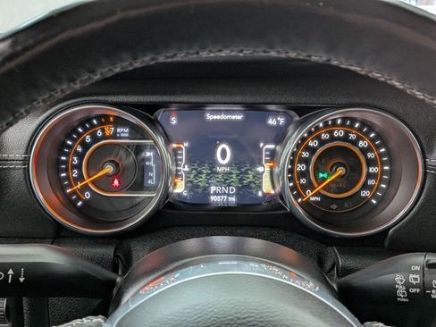 Used 2018 Jeep Wrangler Unlimited Sahara image 35