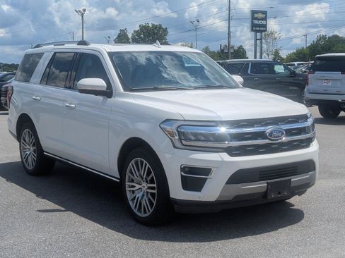 Used 2024 Ford Expedition Limited AWD/4WD image 3