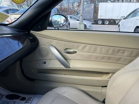Used 2007 BMW Z4 3.0i image 10
