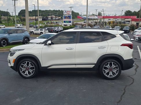 Used 2021 Kia Seltos SX w/ SX Sunroof Package AWD/4WD image 6