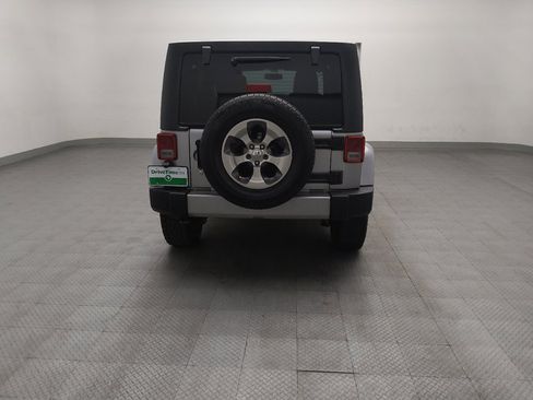 Used 2018 Jeep Wrangler Unlimited Sahara w/ Connectivity Group AWD/4WD image 7