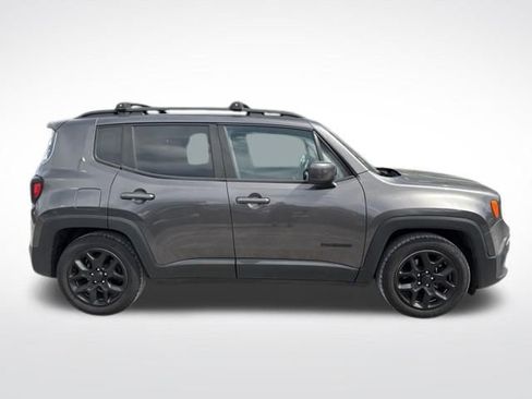 Used 2017 Jeep Renegade Latitude image 6