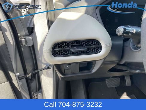 Used 2023 Honda HR-V LX image 28