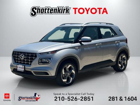 Used 2025 Hyundai Venue SEL FWD image 1