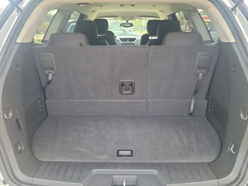 Used 2017 Chevrolet Traverse LT FWD image 13