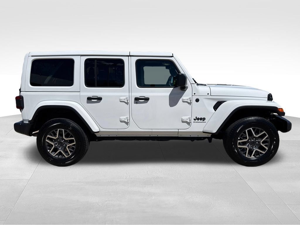 Used 2025 Jeep Wrangler Unlimited Sahara AWD/4WD image 6