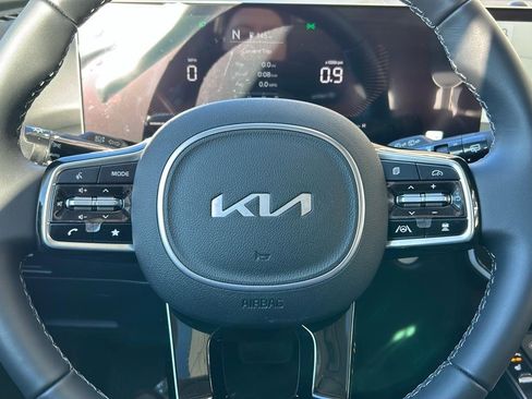 Certified 2025 Kia Sorento S w/ Panoramic Sunroof Package AWD/4WD image 30