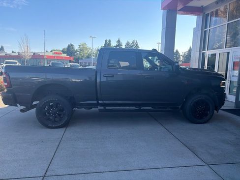 Used 2024 RAM 2500 Laramie w/ Night Edition AWD/4WD image 4