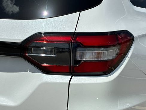 Used 2024 Honda Pilot Touring image 29