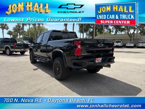 Used 2024 Chevrolet Silverado 2500 ZR2 w/ Technology Package AWD/4WD image 10