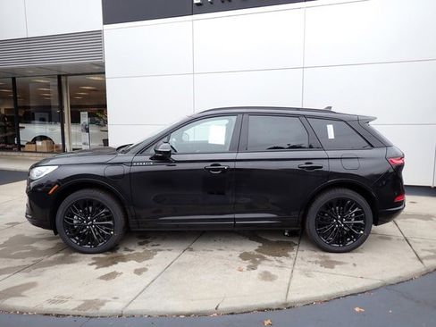 New 2026 Lincoln Corsair Grand Touring AWD/4WD image 2