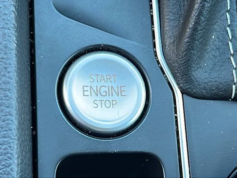 Certified 2021 Volkswagen Atlas SE image 17