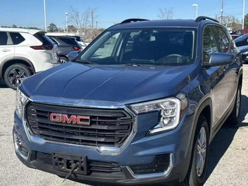 Used 2024 GMC Terrain SLE w/ Driver Convenience Package image 1