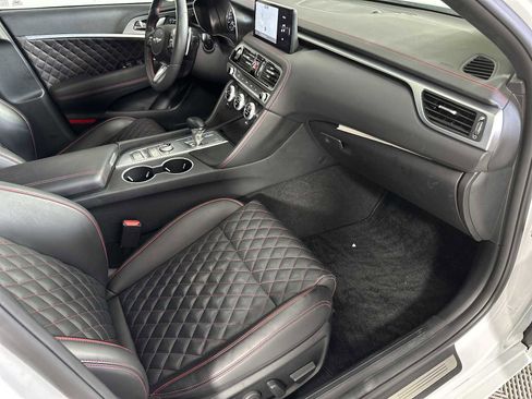 Used 2022 Genesis G70 3.3T image 26
