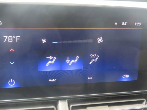 Used 2025 Chevrolet Trax RS w/ Sunroof Package FWD image 33