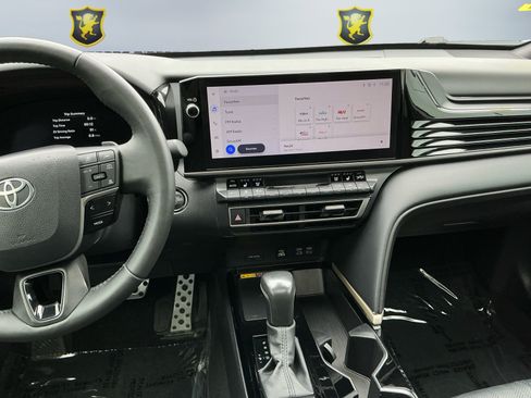 Used 2025 Toyota Camry XSE FWD image 13