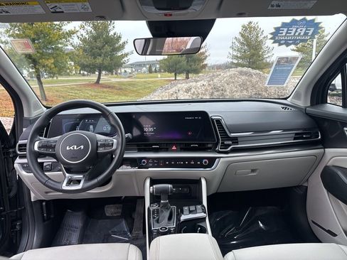 Used 2025 Kia Sportage EX image 37