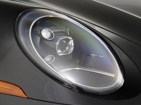 Certified 2024 Porsche 911 Carrera RWD image 28