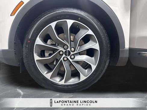 Certified 2023 Lincoln Nautilus Reserve AWD/4WD image 34