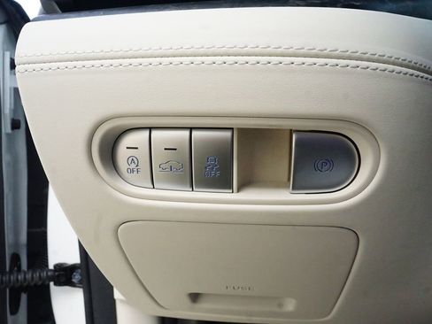 New 2025 Genesis G90 3.5T image 13