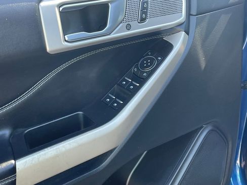 Used 2022 Ford Explorer Limited image 32