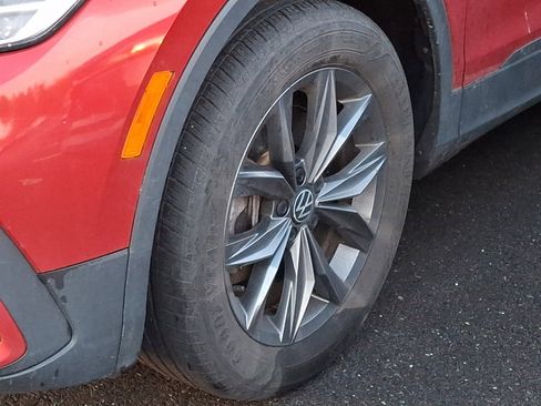 Used 2022 Volkswagen Tiguan SE image 10