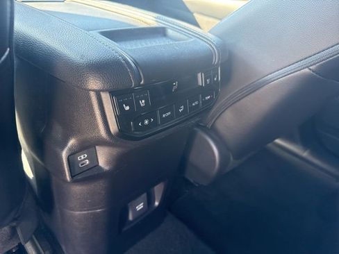 Used 2024 Toyota Grand Highlander AWD Hybrid image 11