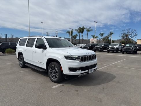 Used 2024 Jeep Wagoneer L Series II w/ Flexible Seating Group image 2