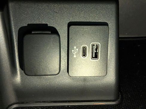 Used 2025 Ford Explorer Platinum image 29