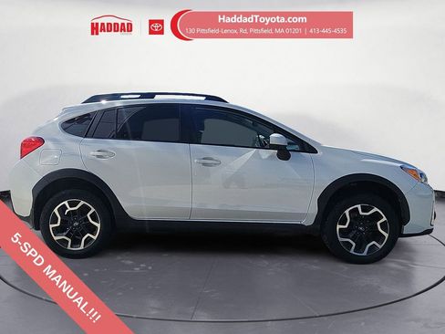 Used 2017 Subaru Crosstrek 2.0i Premium image 6