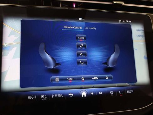 Used 2025 Mercedes-Benz E 450 4MATIC Sedan w/ Multicontour Seating Package image 52