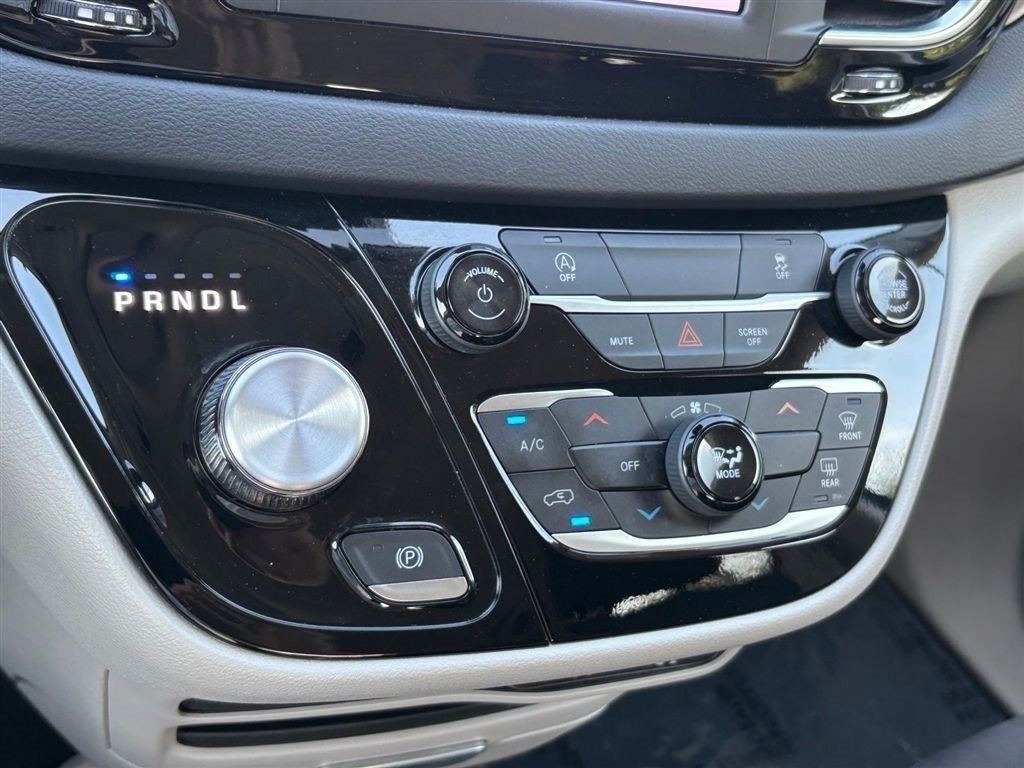 Used 2024 Chrysler Voyager LX FWD image 26