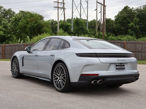 Certified 2025 Porsche Panamera 4 AWD/4WD image 3