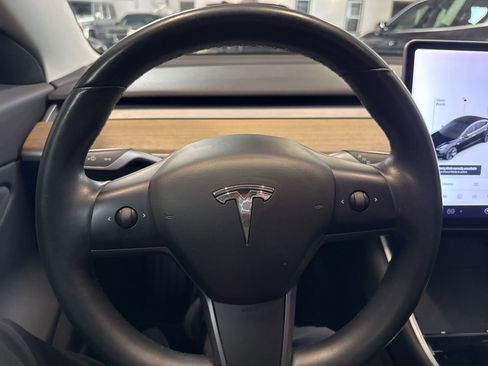 Used 2018 Tesla Model 3 Long Range image 26