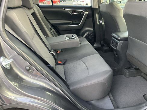 Used 2021 Toyota RAV4 XLE w/ Convenience Package image 30