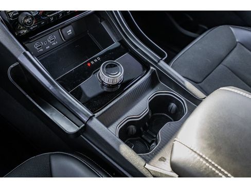 Used 2025 Jeep Grand Cherokee Altitude image 17