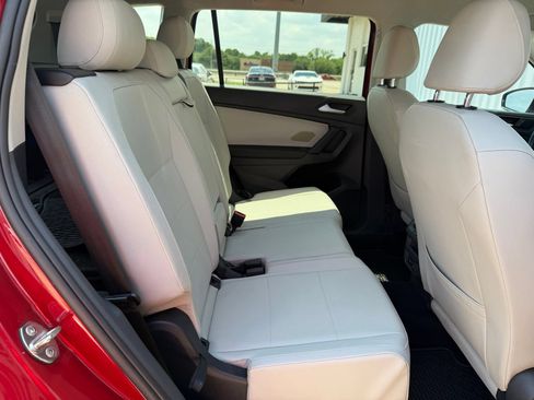 Used 2019 Volkswagen Tiguan SE FWD image 25